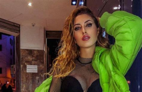 instagram eva menta|Model Eva Menta flaunts her figure through her。